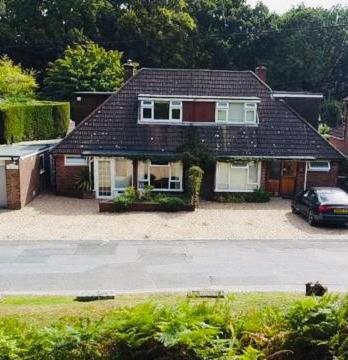 Abacus Bed And Breakfast, Blackwater, Hampshire Camberley Exterior photo